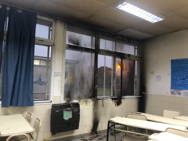 Principio de incendio en un aula de la Escuela Secundaria 16